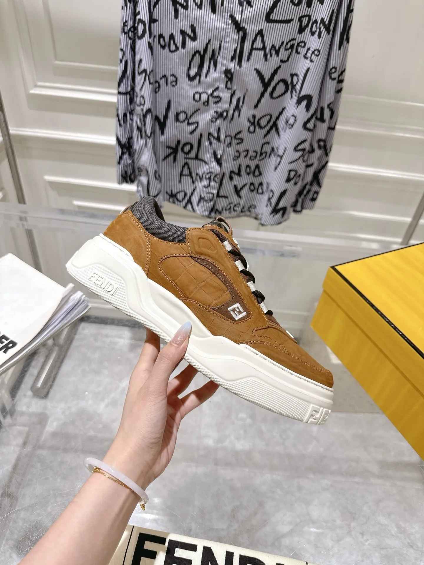 Кроссовки Fendi